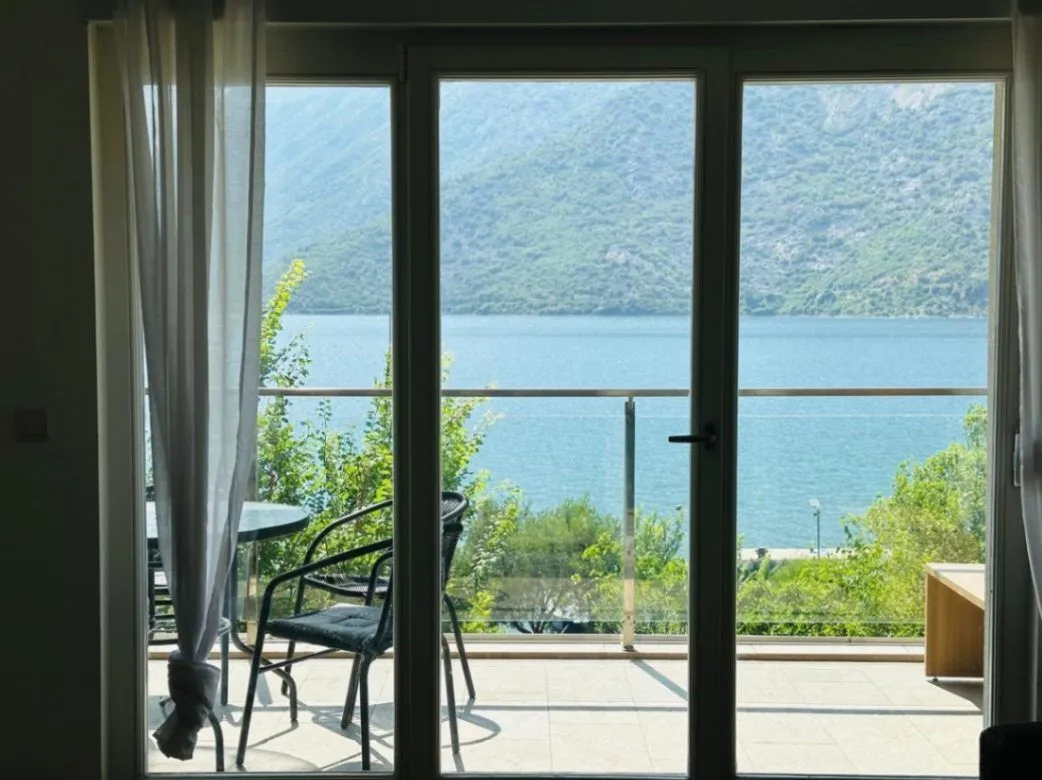 Sale, one bedroom apartment, 46m², Risan, Kotor