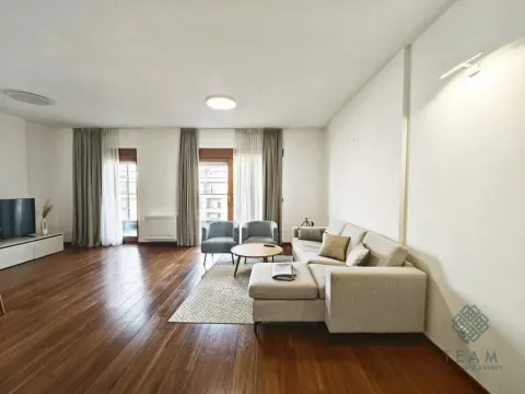 Izdavanje, dvosoban stan, 90m², Master Kvart, Podgorica