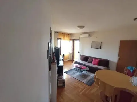 Prodaja, jednosoban stan, 40m², Stari Aerodrom, Podgorica - image 3