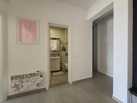 Sale, one bedroom apartment, 59m², Tivat, Crna Gora - image 19