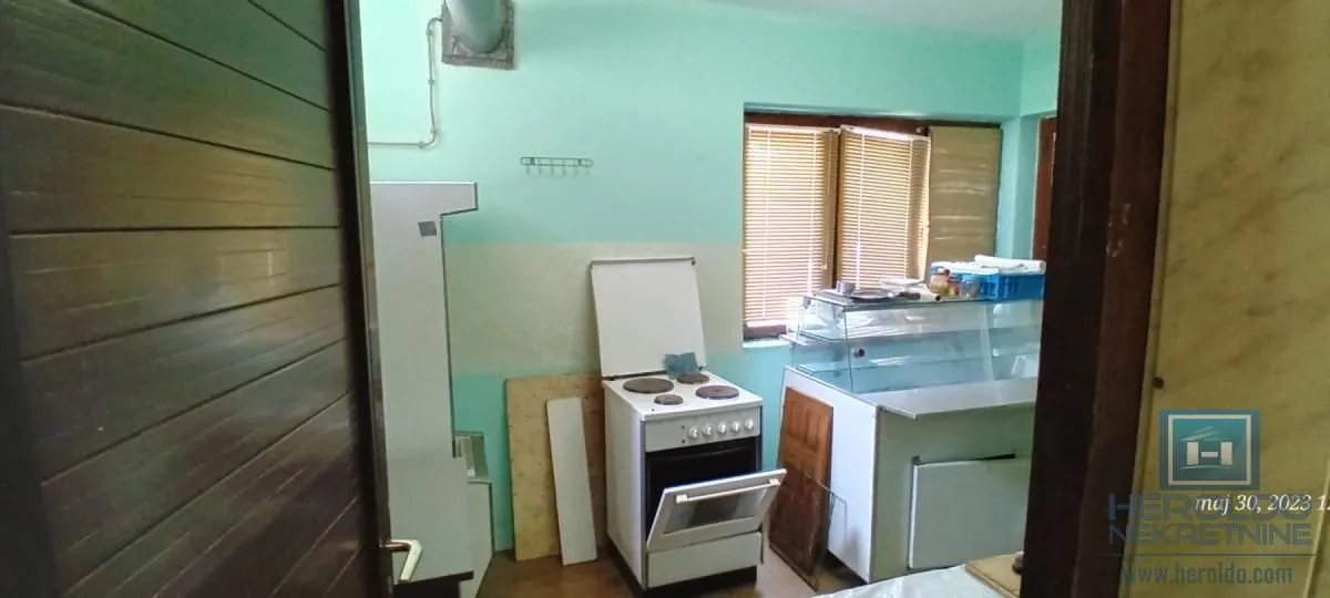 Rent, office space, 67m², Ćuprija, Srbija