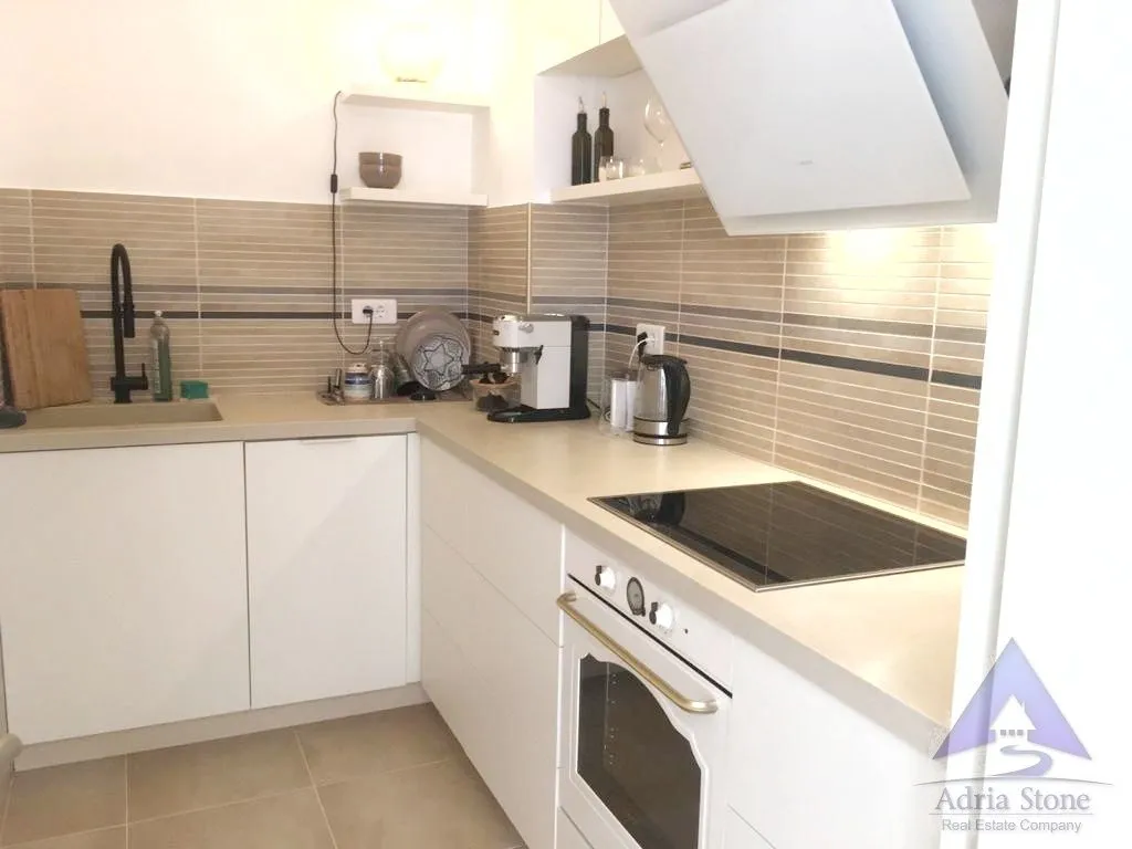 Sale, one bedroom apartment, 65m², Podkošljun, Budva