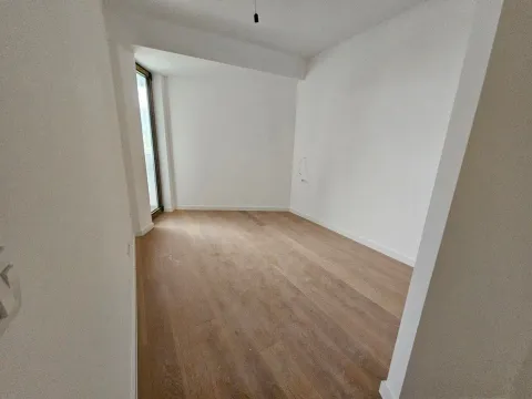 Sale, one bedroom apartment, 54m², Bečići, Budva - image 7