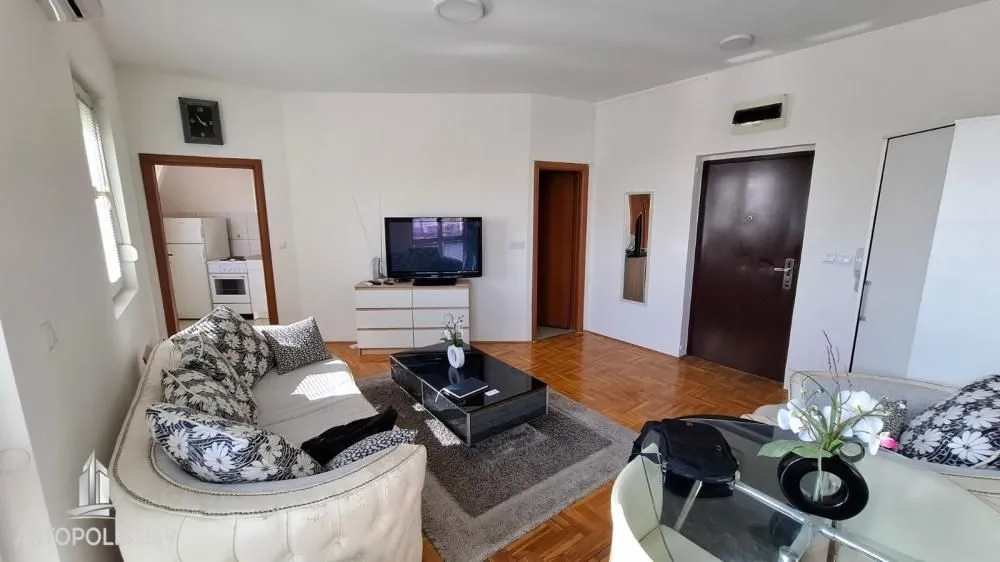 Prodaja, dvosoban stan, 43m², Galenika, Beograd