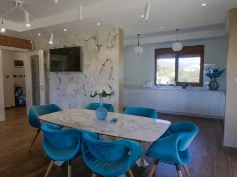 Izdavanje, kuća, 180m², Podgorica, Crna Gora - image 11