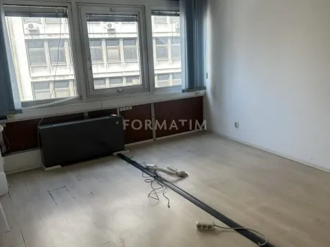 Izdavanje, poslovni prostor, 301m², Stari Grad, Beograd - image 10