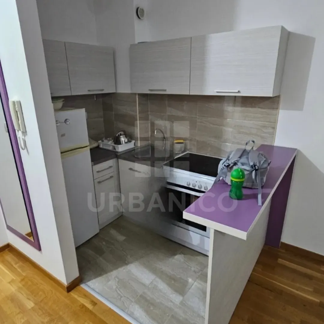 Rent, studio apartment, 35m², Stari Aerodrom, Podgorica