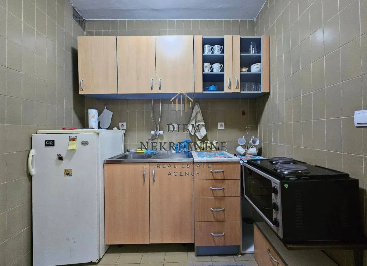 Izdavanje, garsonjera, 30m², Makedonsko naselje, Bar