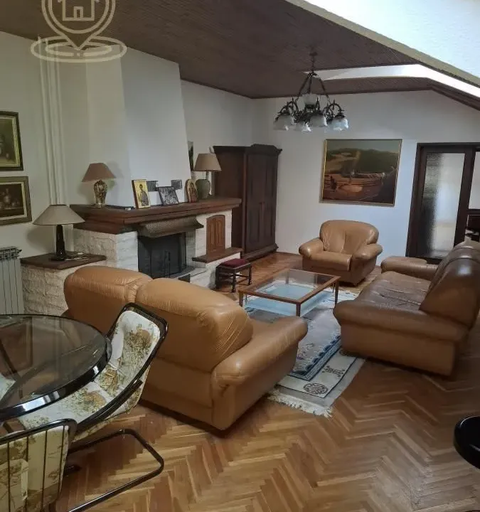 Izdavanje, kuća, 250m², Lipov Lad, Zvezdara Sve Podlokacije