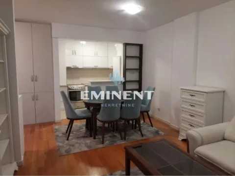 Izdavanje, dvosoban stan, 52m², Novi Beograd Blok 67, Novi Beograd Sve Podlokacije