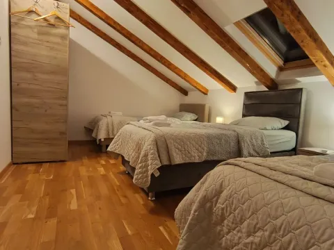 Izdavanje, trosoban stan, 111m², Kalimanj, Tivat - image 8