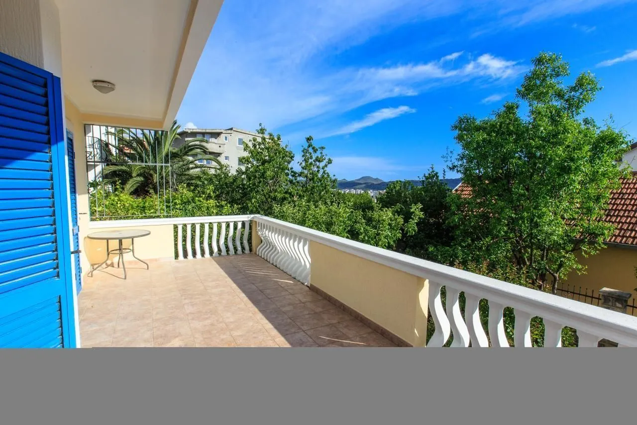 Sale, house, 400m², Bar, Crna Gora