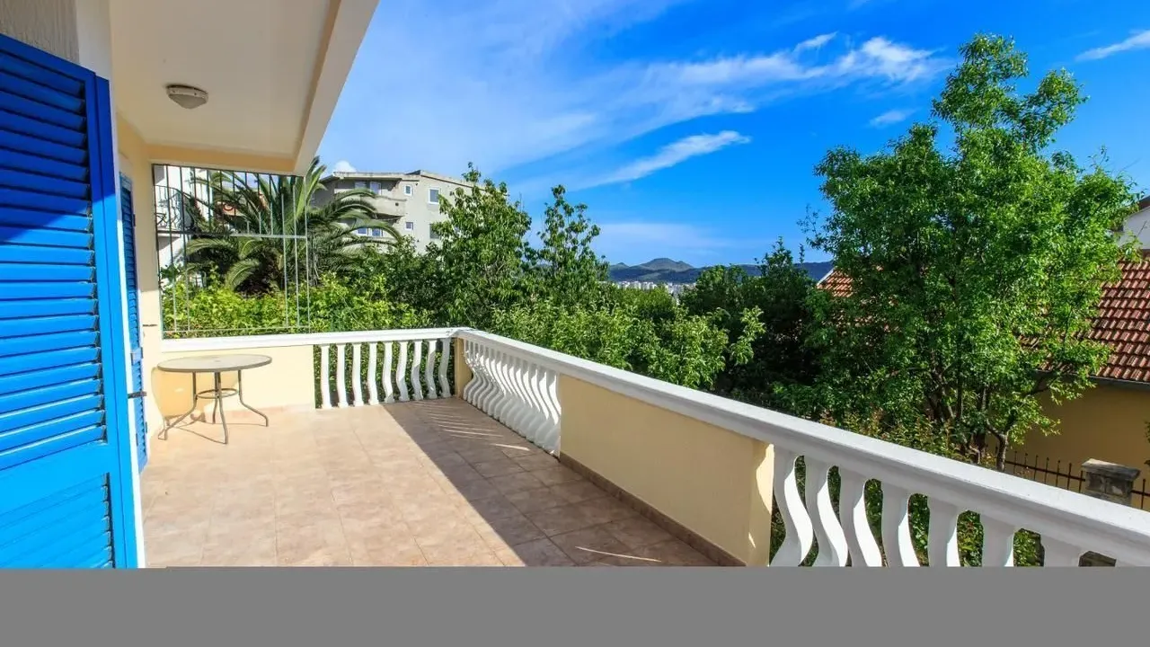 Sale, house, 400m², Bar, Crna Gora