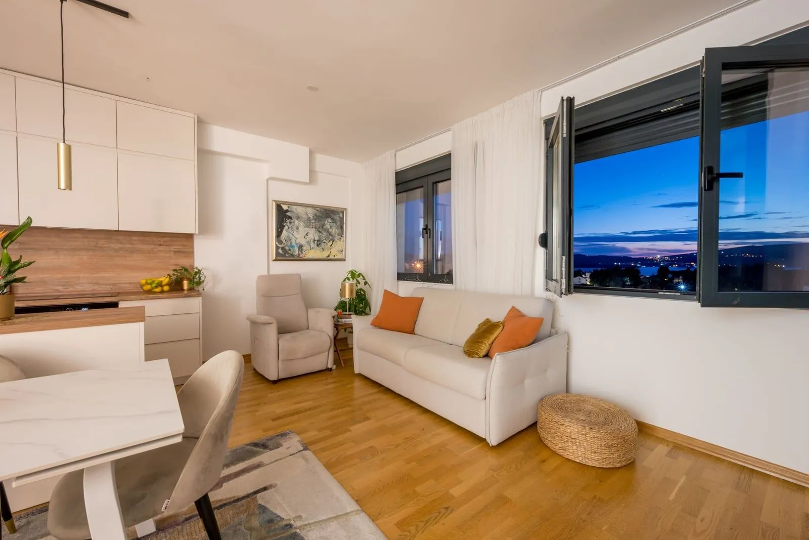 Prodaja, trosoban stan, 63m², Tivat, Crna Gora