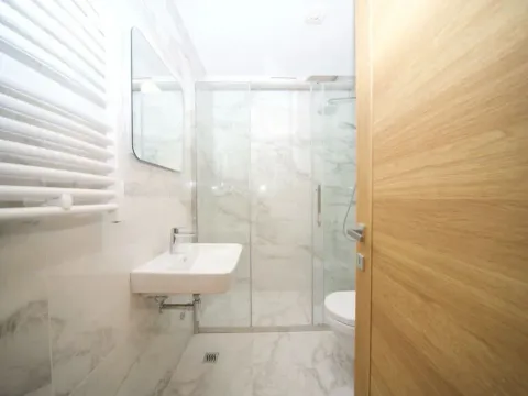 Izdavanje, dvosoban stan, 74m², New City, Podgorica - image 9