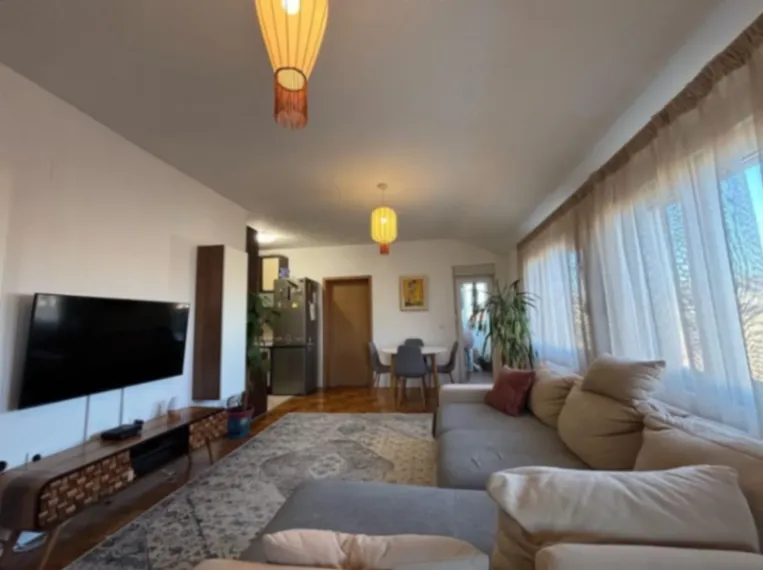 Prodaja, dvosoban stan, 61m², Tološi, Podgorica