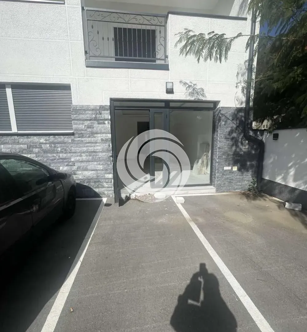 Prodaja, poslovni prostor, 52m², Palilula Sve Podlokacije, Beograd