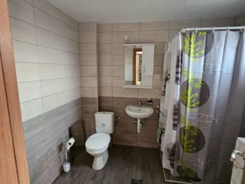 Izdavanje, dvosoban stan, 50m², Stari Aerodrom, Podgorica - image 4