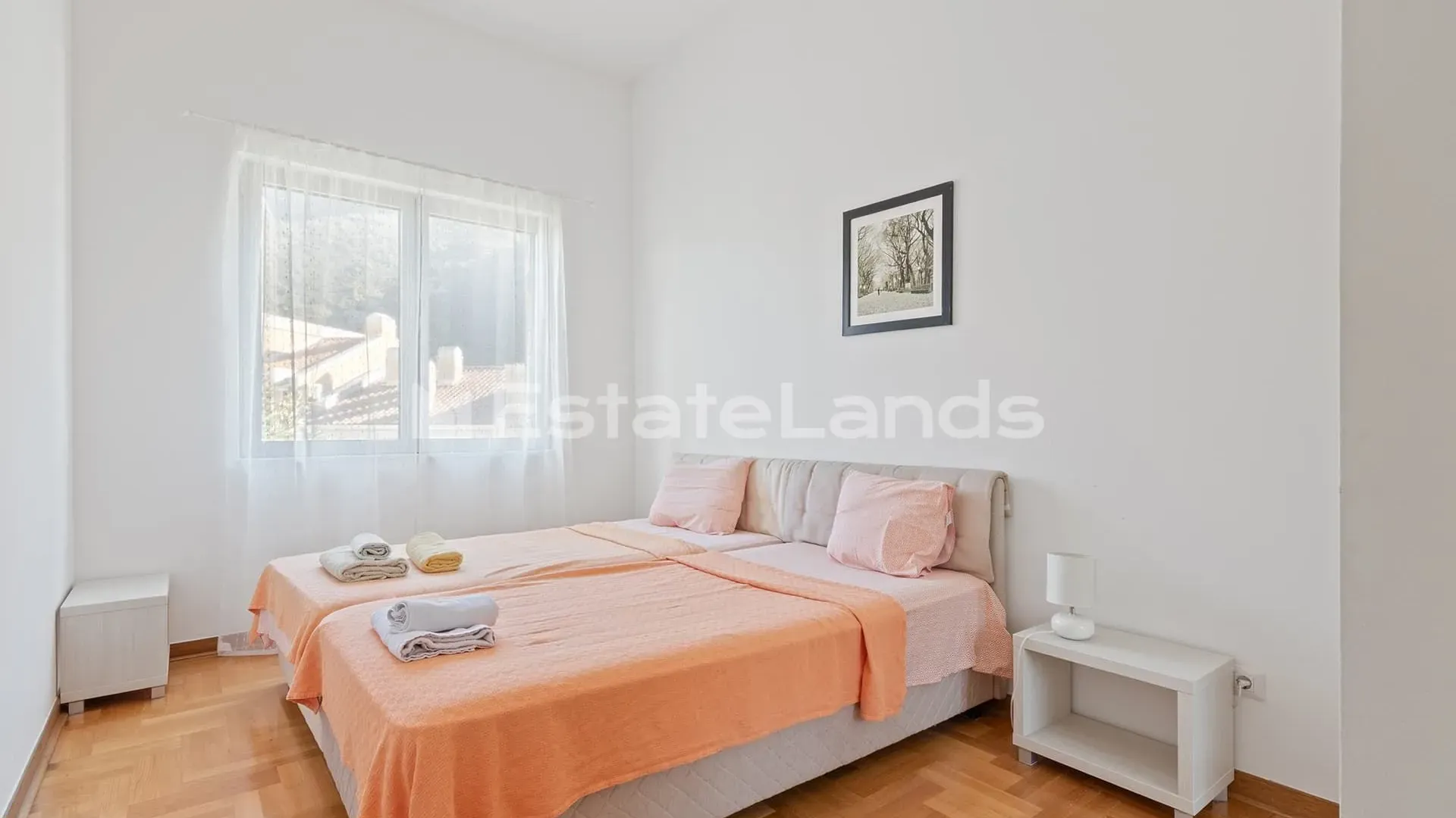 Sale, two bedroom apartment, 84m², Morinj, Kotor