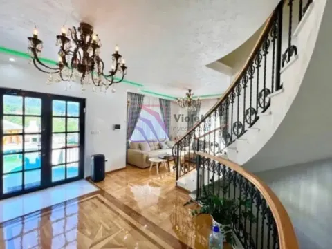 Izdavanje, kuća, 450m², Markovići, Budva - image 9