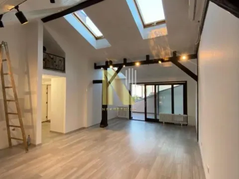 Prodaja, kuća, 199m², Socijalno, Novi Sad Sve Podlokacije - image 1