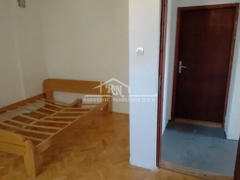 Prodaja, kuća, 411m², Sremčica, Beograd - image 9