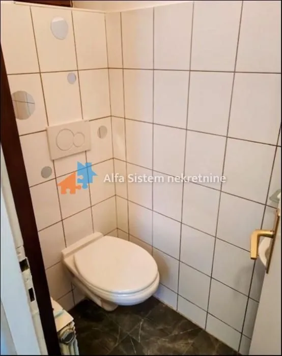 Izdavanje, četvorosoban stan, 125m², Savski Venac, Beograd