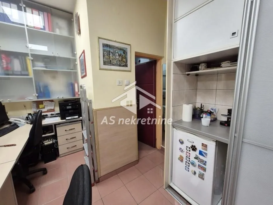 Rent, office space, 35m², Čukarica, Beograd