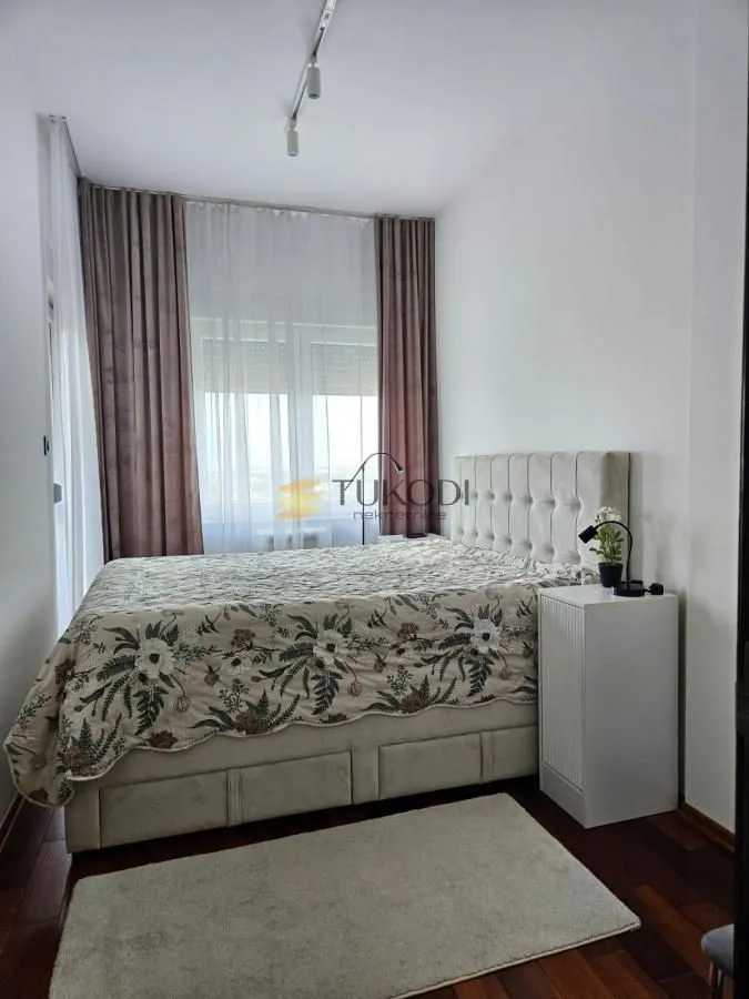 Izdavanje, dvosoban stan, 54m², Bulevar Evrope, Novi Sad Sve Podlokacije