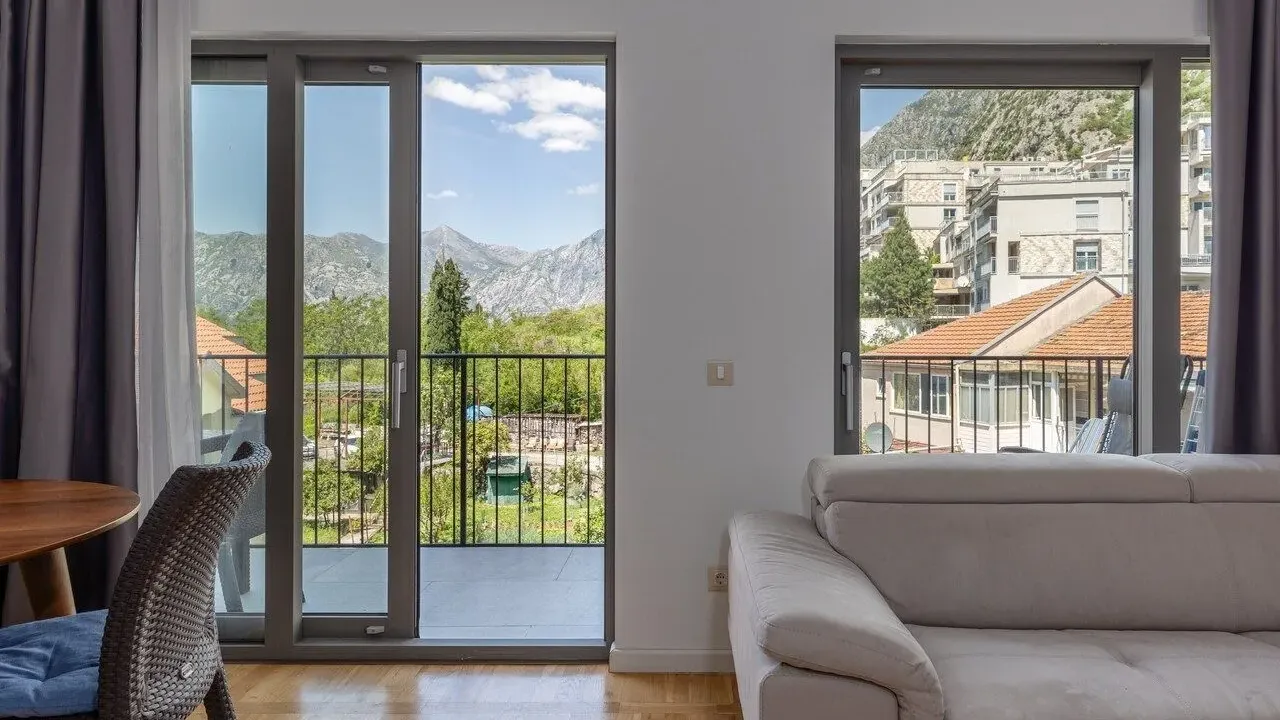 Prodaja, jednosoban stan, 52m², Dobrota, Kotor