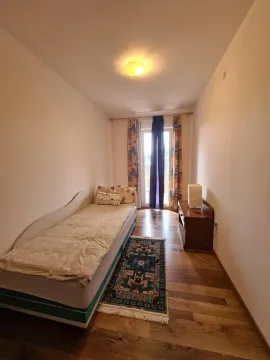 Izdavanje, dvosoban stan, 75m², Blok 5, Podgorica - image 4