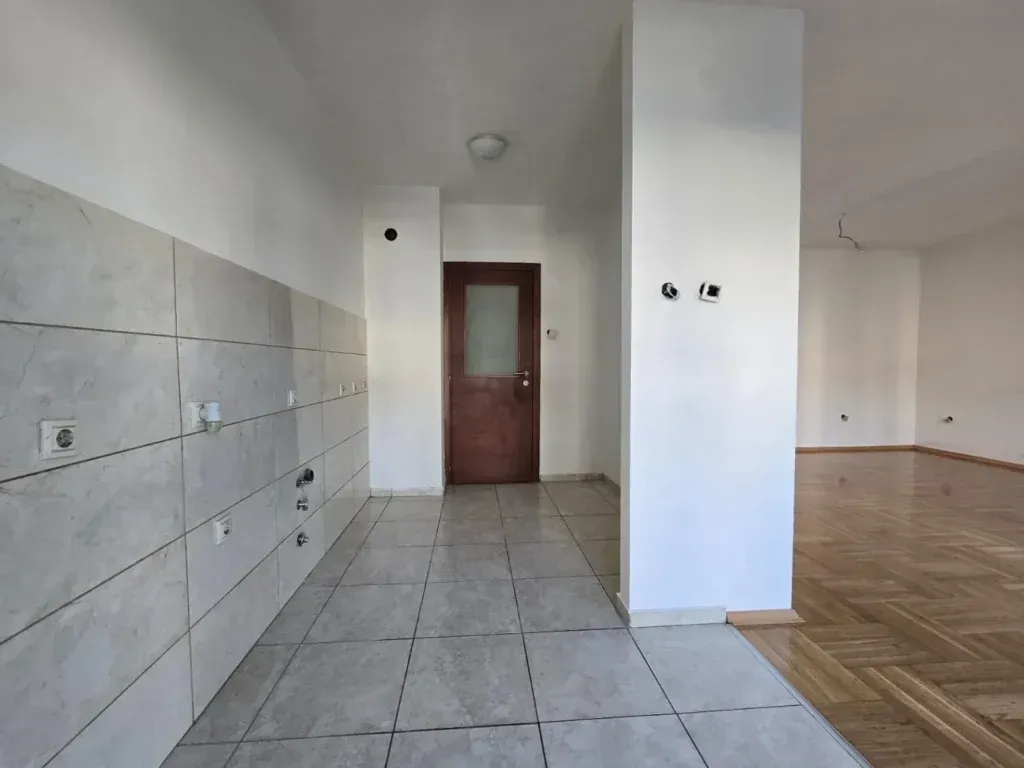 Prodaja, dvosoban stan, 73m², Dalmatinska ulica, Podgorica