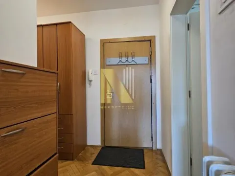 Izdavanje, garsonjera, 33m², Centar, Novi Sad - image 10