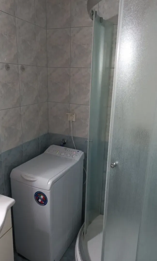 Izdavanje, jednosoban stan, 43m², Đenovići, Herceg Novi