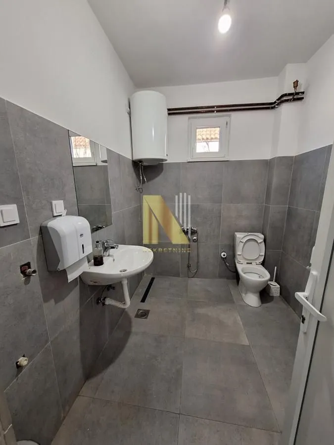 Sale, office space, 1252m², Stara Pazova, Srbija