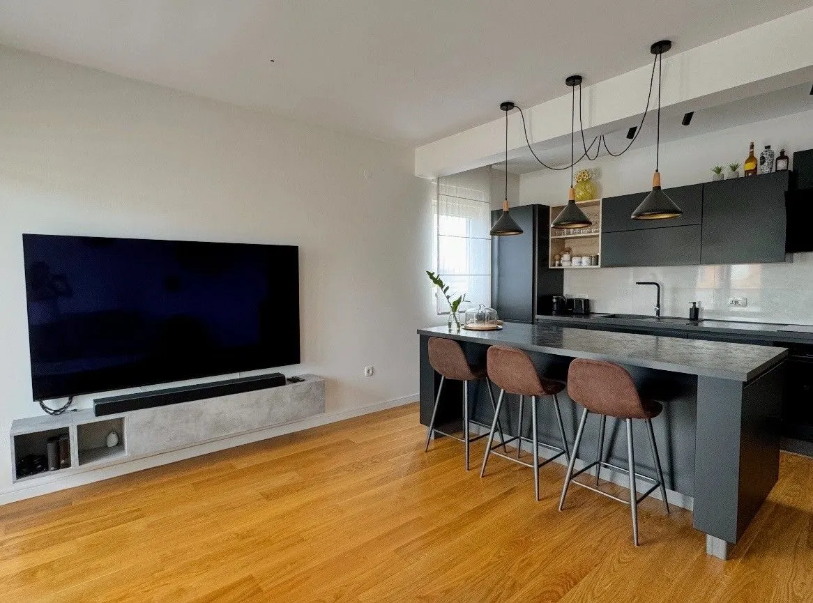 Prodaja, dvosoban stan, 70m², Central Point, Podgorica