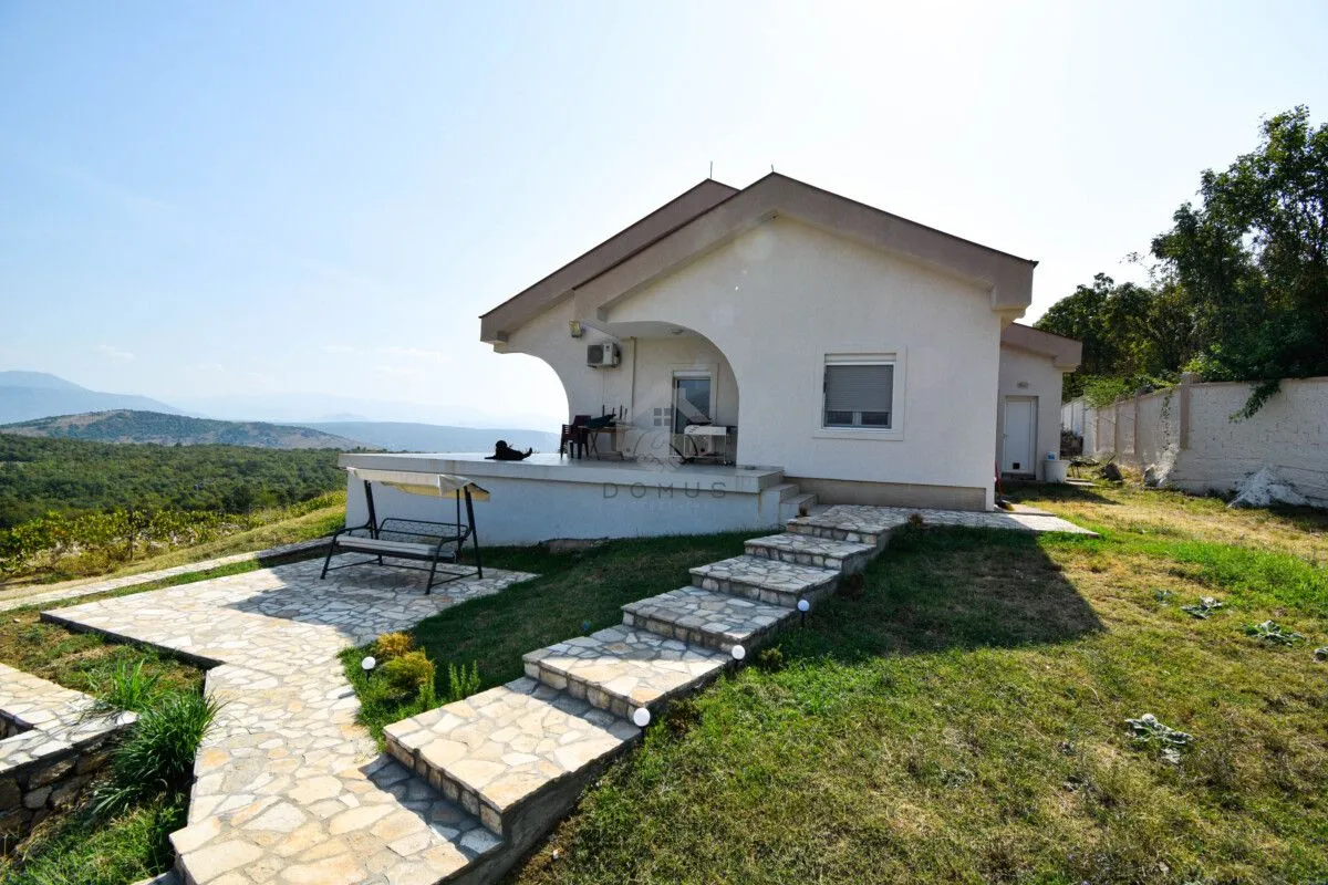 Prodaja, kuća, 250m², Podgorica, Crna Gora