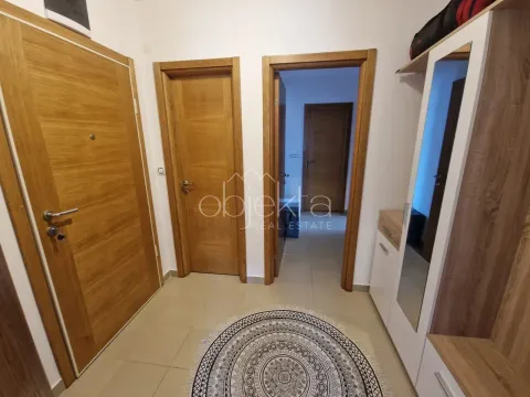 Rent, two bedroom apartment, 70m², Tivat, Crna Gora - image 7