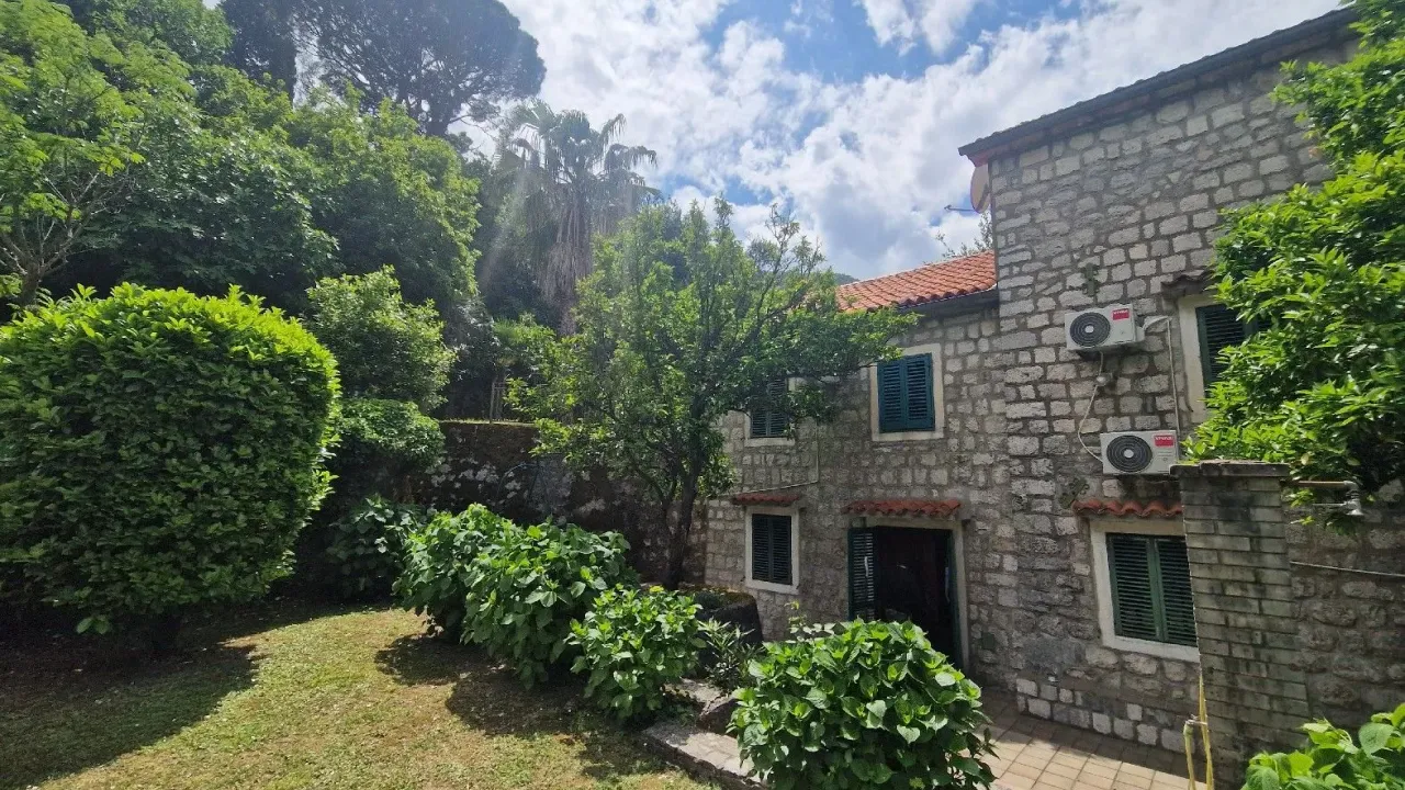 Prodaja, kuća, 140m², Stoliv, Kotor