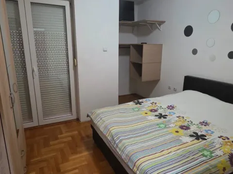 Izdavanje, jednosoban stan, 380m², Stari Aerodrom, Podgorica - image 5