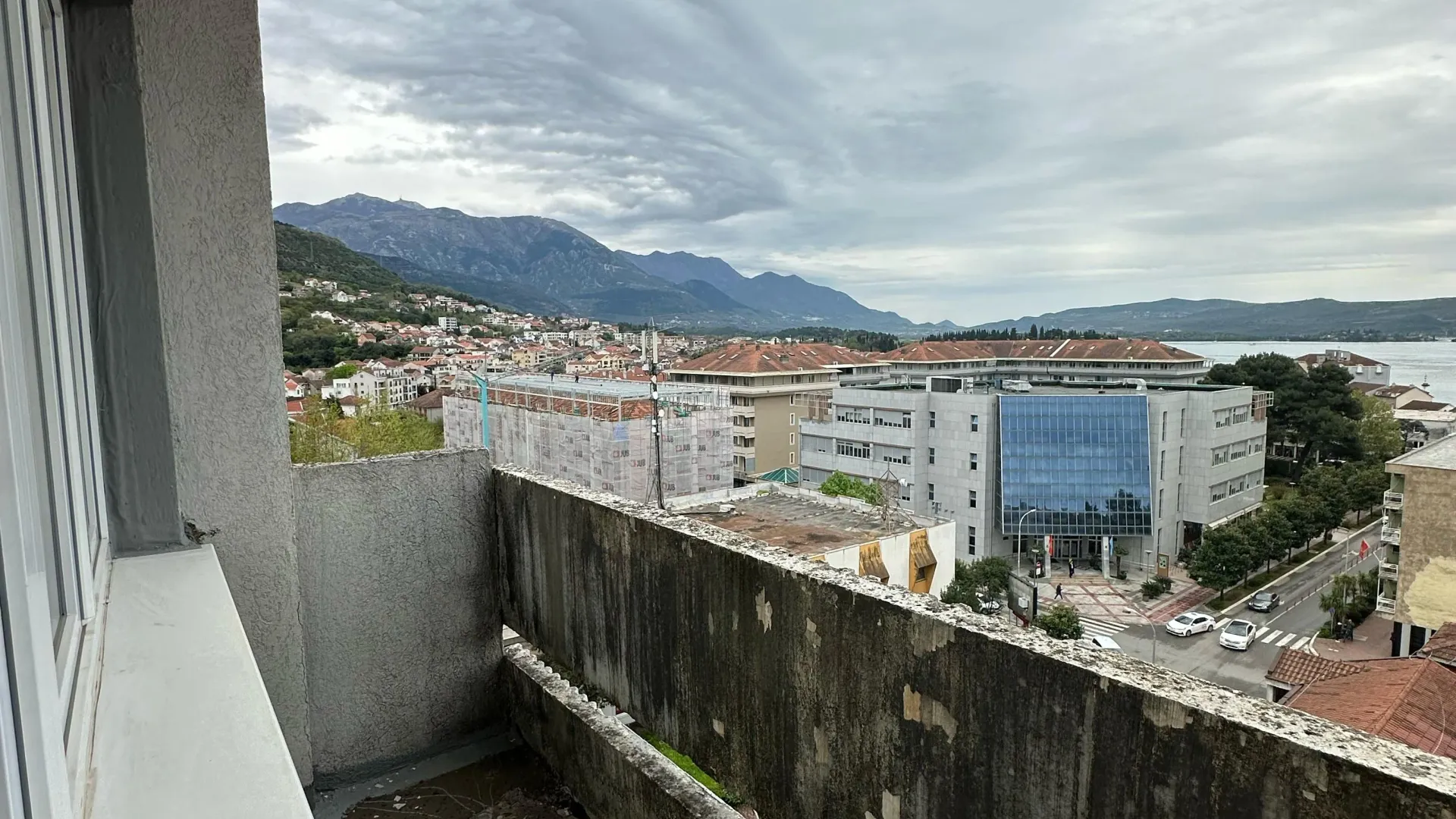 Prodaja, dvosoban stan, 67m², Centar, Tivat