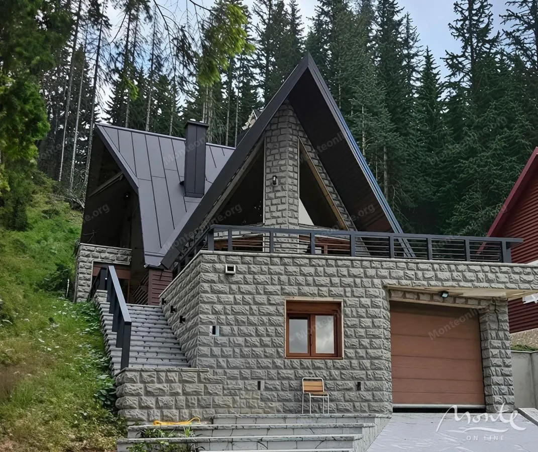 Prodaja, kuća, 160m², Žabljak, Crna Gora