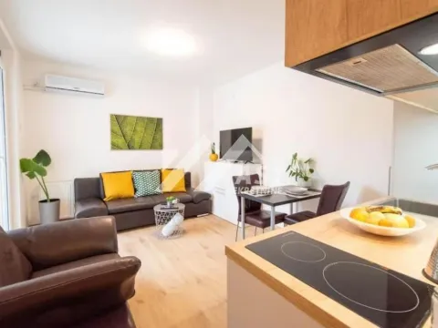 Stan in Bulevar Oslobodjenja