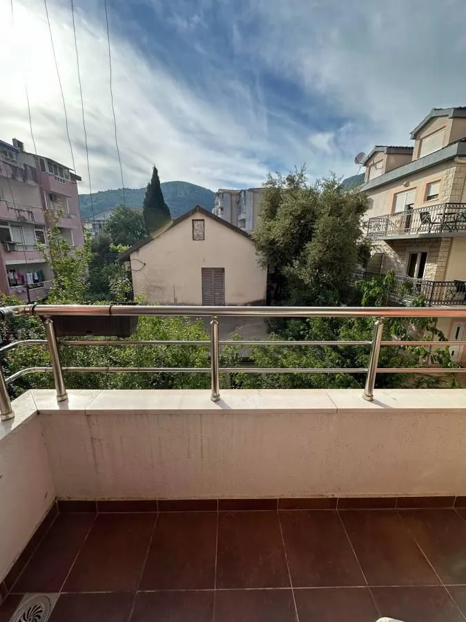 Rent, one bedroom apartment, 47m², Centar, Budva