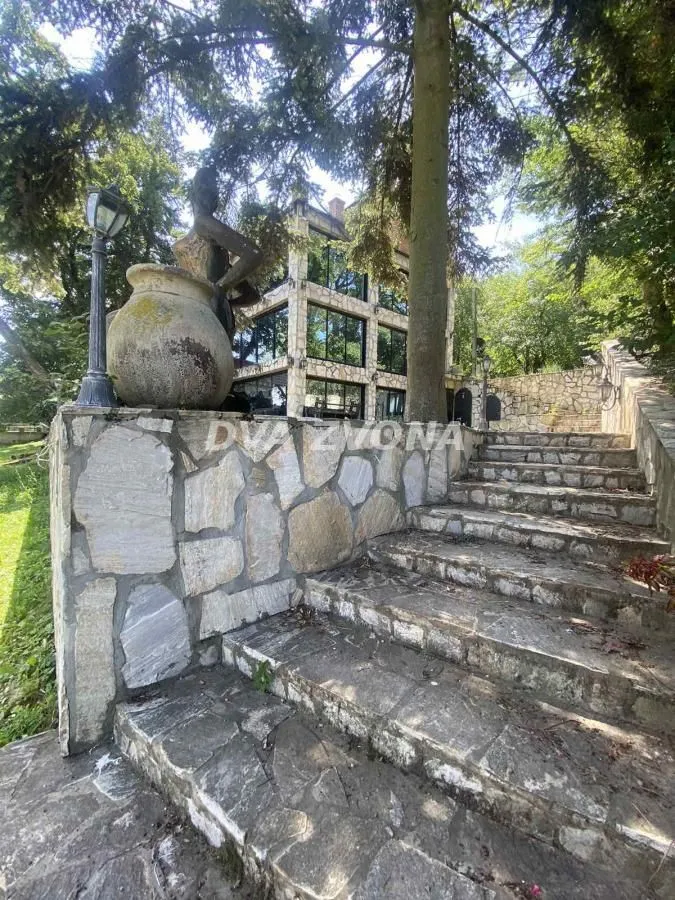 Sale, hospitality venue, 280m², Čortanovci, Inđija