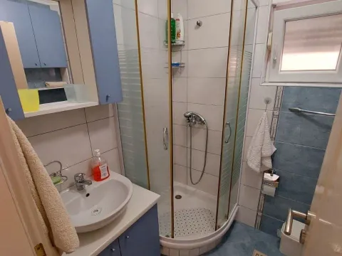 Izdavanje, dvosoban stan, 60m², Tivat, Crna Gora - image 9