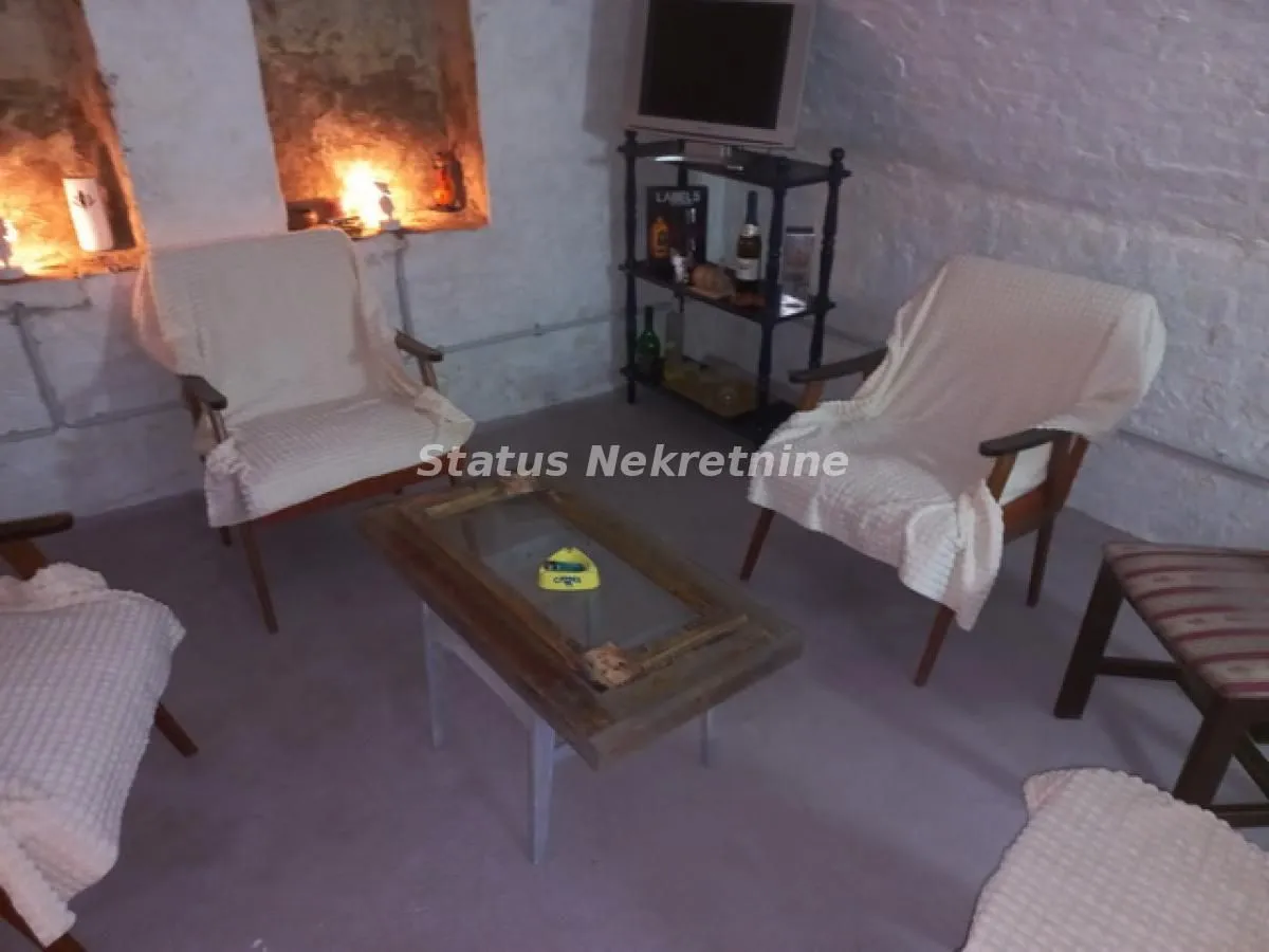 Prodaja, kuća, 170m², Salajka, Novi Sad Sve Podlokacije
