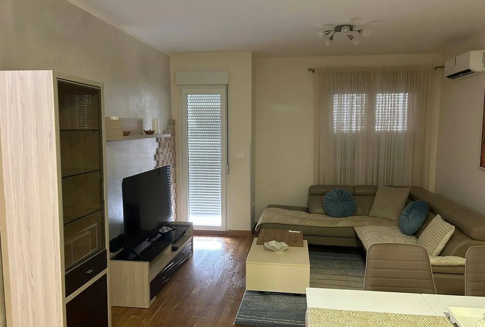 Izdavanje, dvosoban stan, 64m², City Kvart, Podgorica