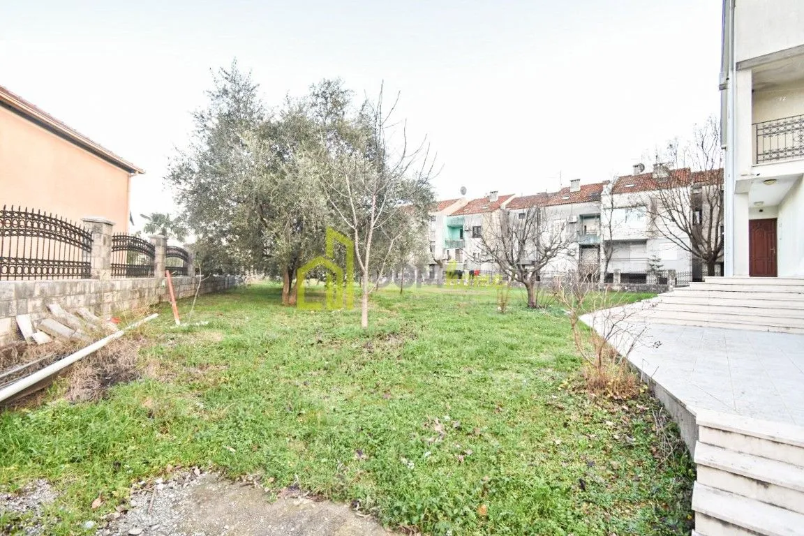 Sale, house, 300m², Zabjelo, Podgorica