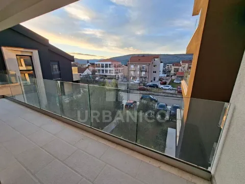 Rent, two bedroom apartment, 100m², Nova Dalmatinska, Podgorica - image 12